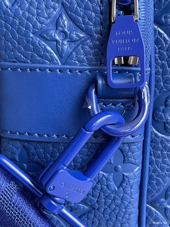 LOUIS VUITTON LOCK S MESSENGER 0628